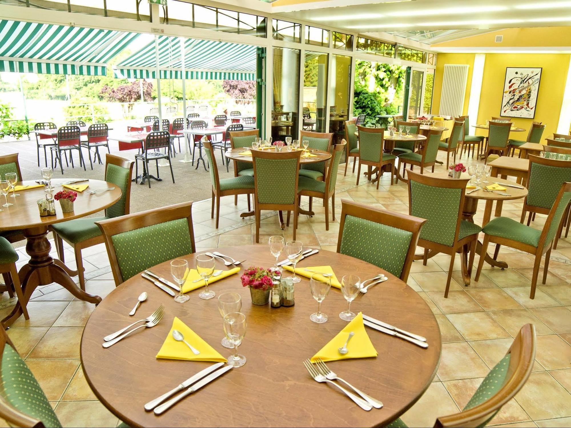 Hotel Restaurant La Sirene Étain Zewnętrze zdjęcie